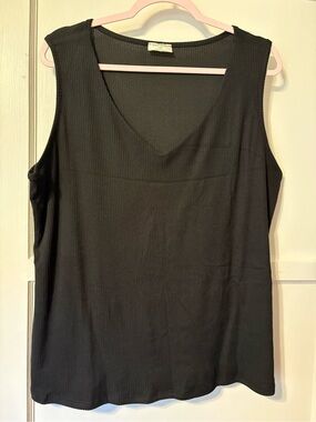 Free Kisses tank top